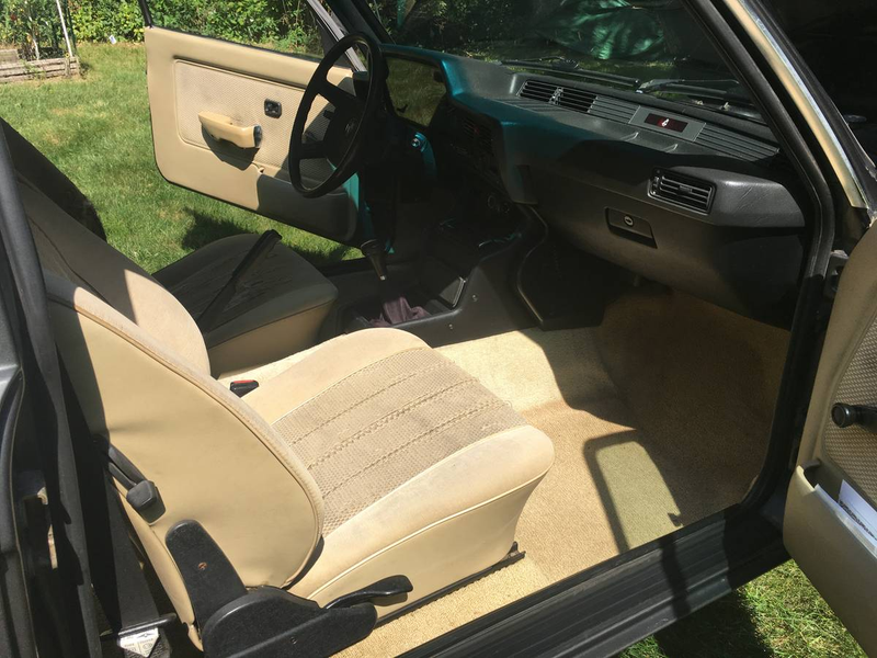 Illustration for article titled At $2,700, Is This Good Ol' 1983 BMW 320i Good Enough?
